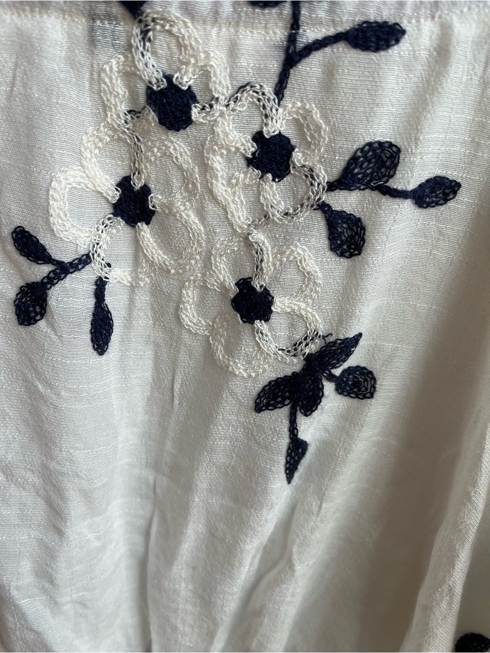 Kindred Maxi Dress Navy Floral Embroidery Puff Sleeves Ruffle Skirt NWT - Picture 4 of 8